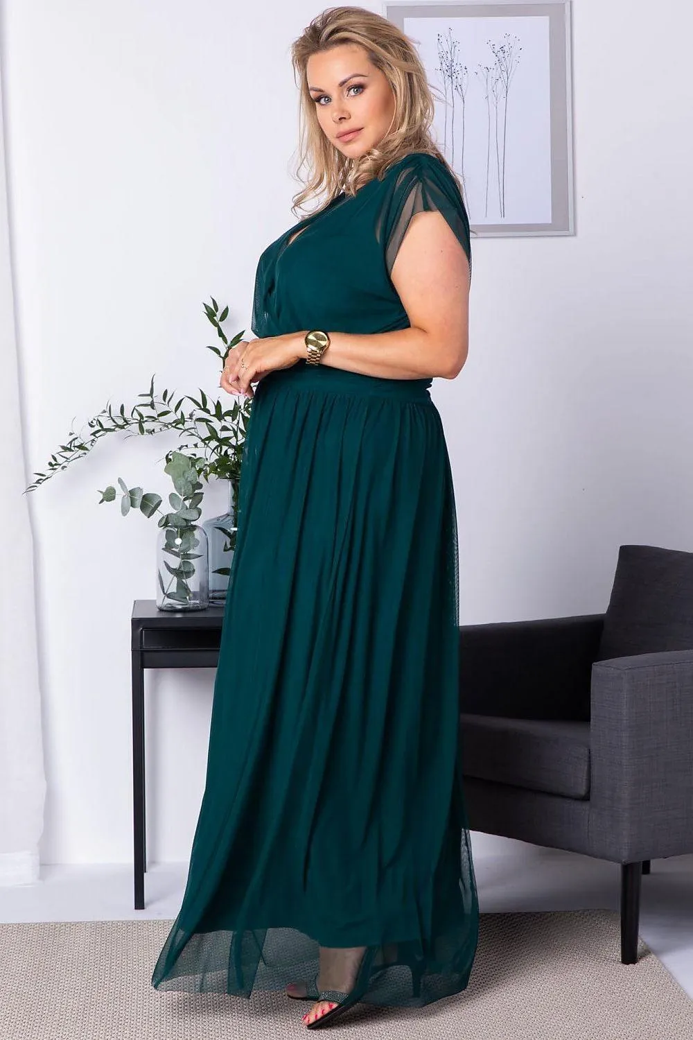 Chic Plus Size Manuela Maxi Dress for Curvy Beauties