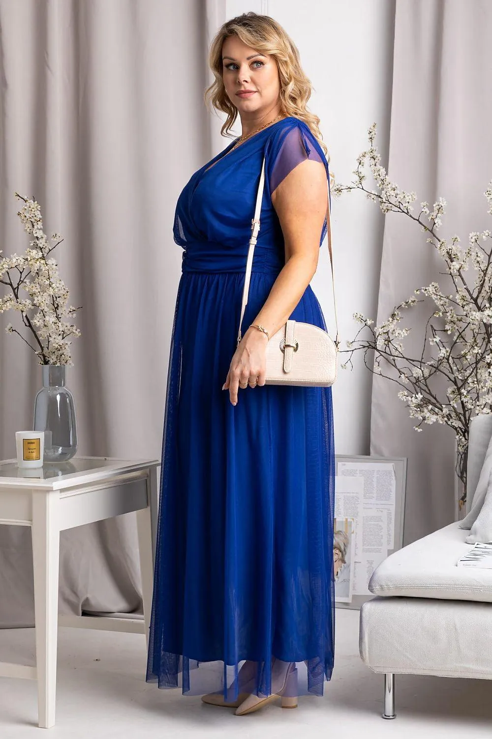 Chic Plus Size Manuela Maxi Dress for Curvy Beauties