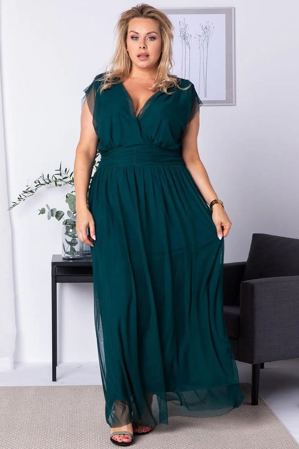 Chic Plus Size Manuela Maxi Dress for Curvy Beauties