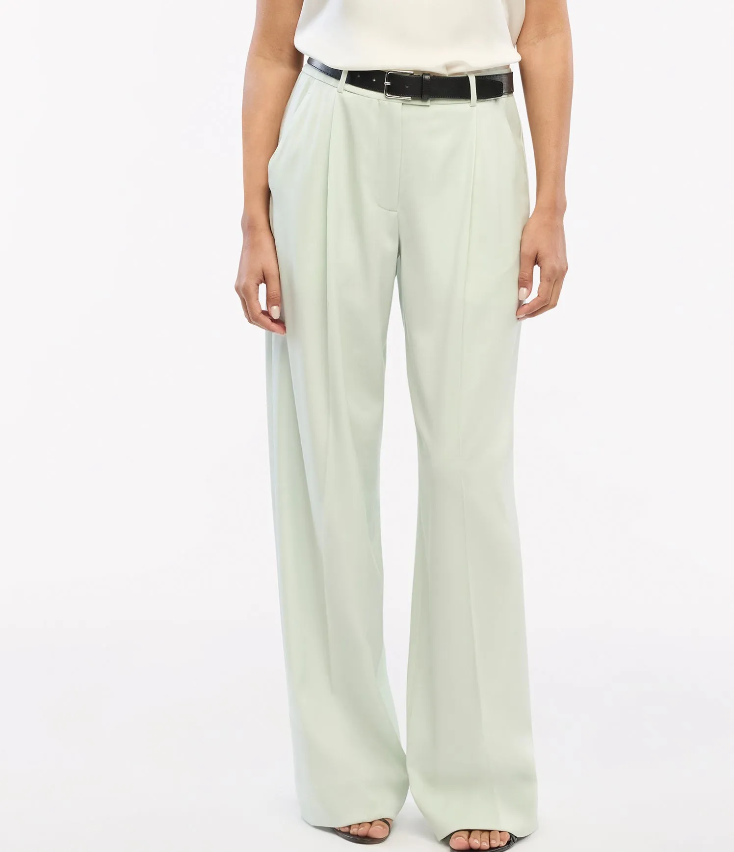Relaxed Wide Leg Pant